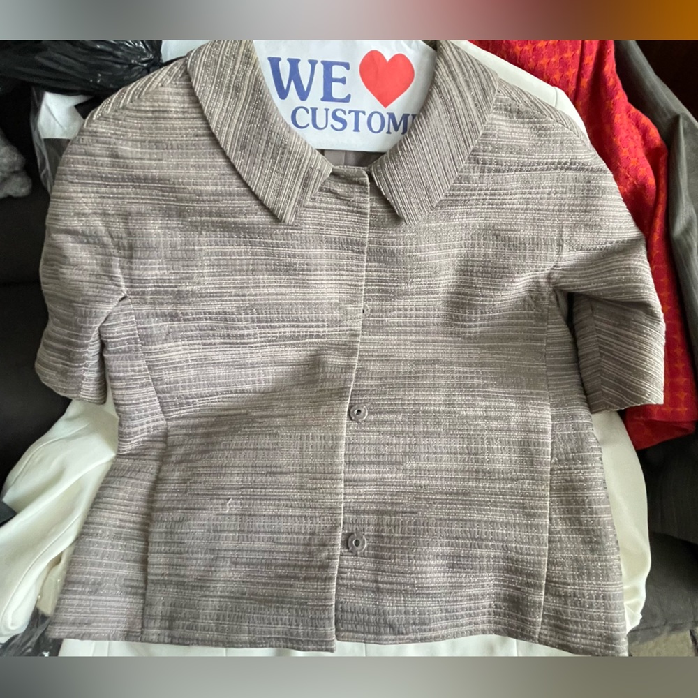 Ann Taylor short sleeve blazer with front closure